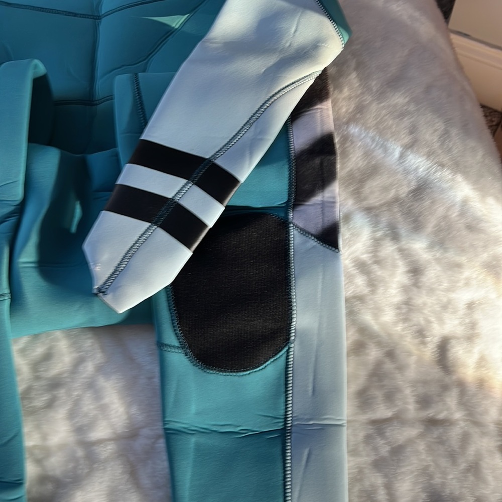 Hurley wetsuit - Picture 2 of 14
